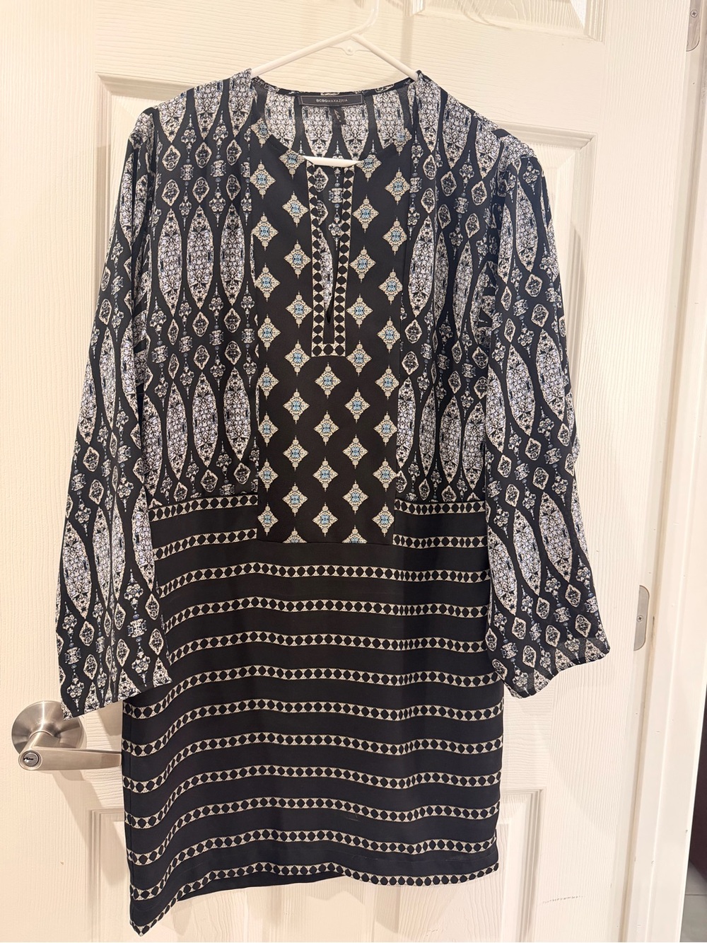 BCBGMaxAzria Navy and White Long-Sleeve Patterned Dress